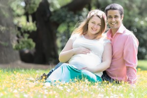pregnant-1400874_1920